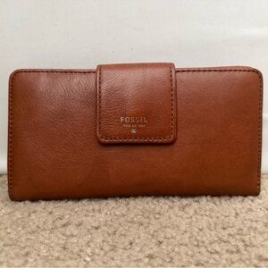 Fossil Tan Leather Clutch Wallet